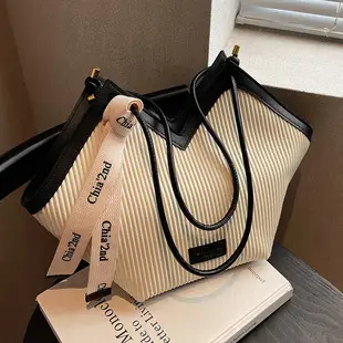 2025 Silver Metallic Shoulder Bag for Women — feature 6