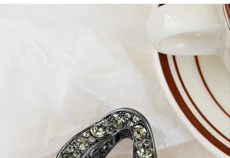 Women's Anti-Collapse Hairpin with Crystal Clasp — feature 11