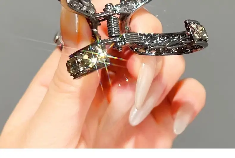 Women's Anti-Collapse Hairpin with Crystal Clasp — feature 14