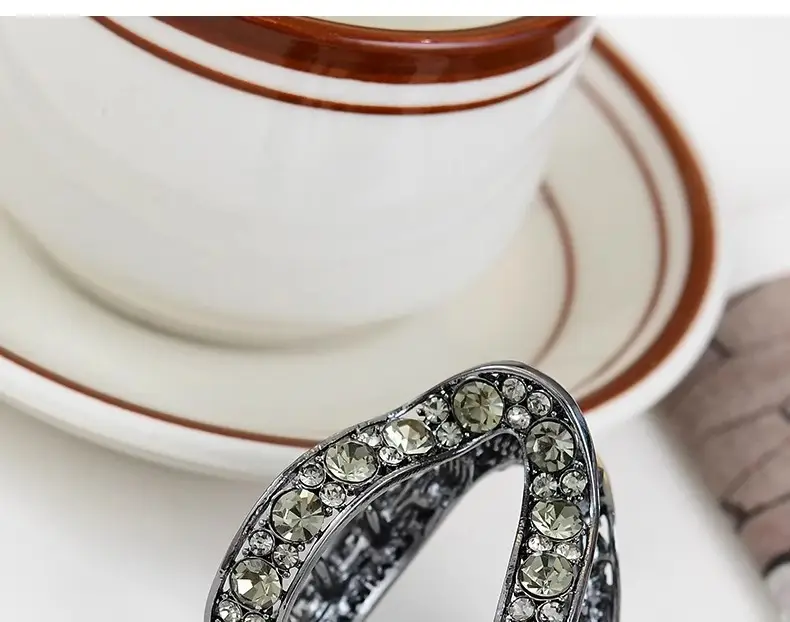 Women's Anti-Collapse Hairpin with Crystal Clasp — feature 5