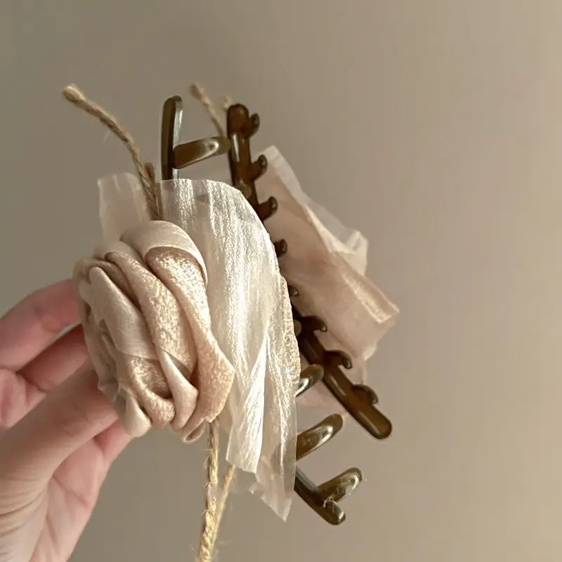 Dead Leaves Rose Milk Tea Hair Grab Clip - Image 5