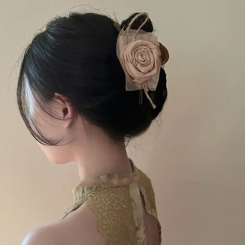 Dead Leaves Rose Milk Tea Hair Grab Clip — feature 11