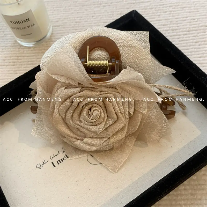 Dead Leaves Rose Milk Tea Hair Grab Clip — feature 5