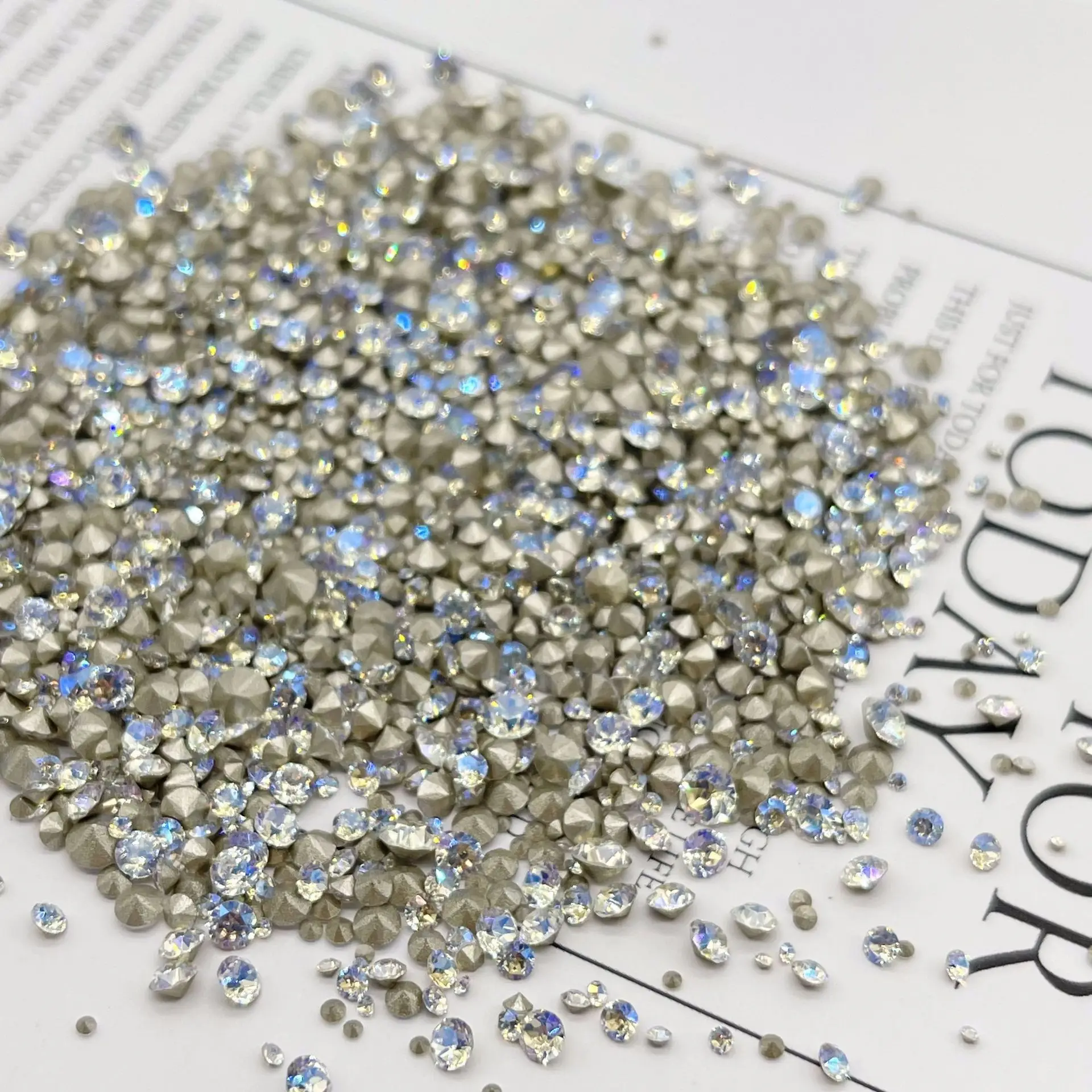33 Cut Moonlight Silver Rhinestones Wholesale - Image 3