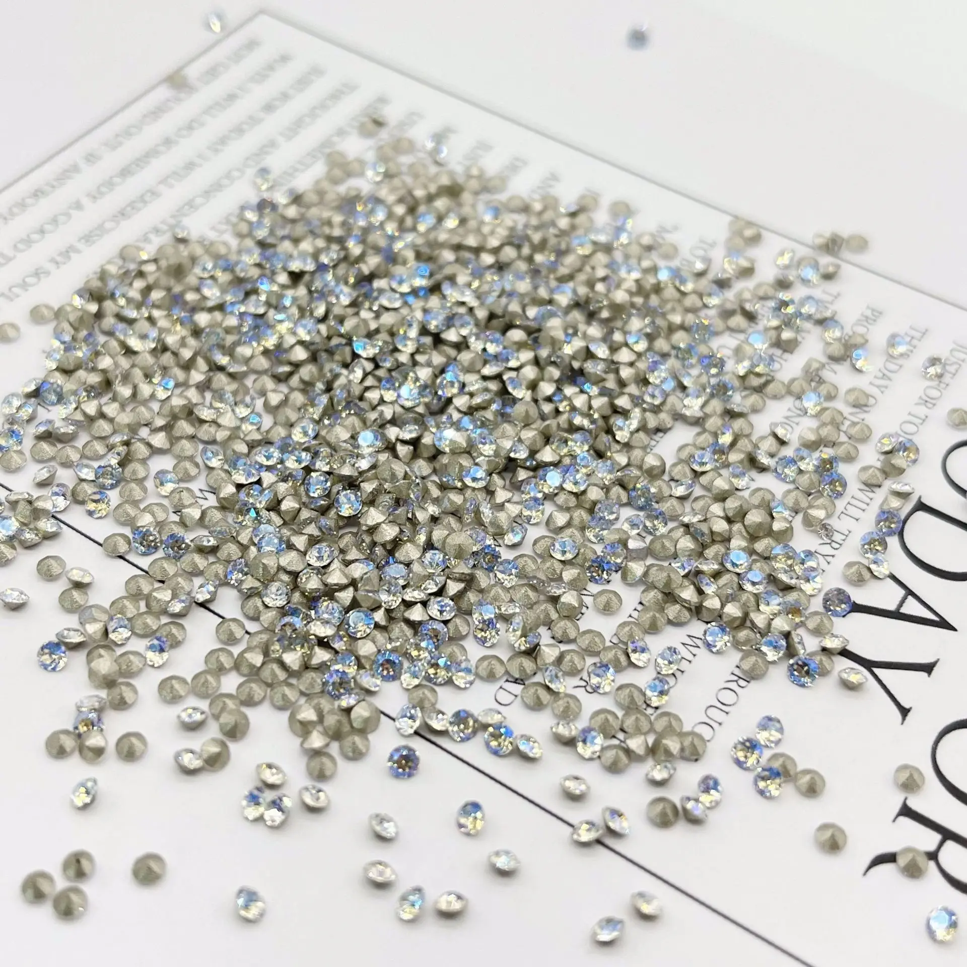 33 Cut Moonlight Silver Rhinestones Wholesale - Image 4