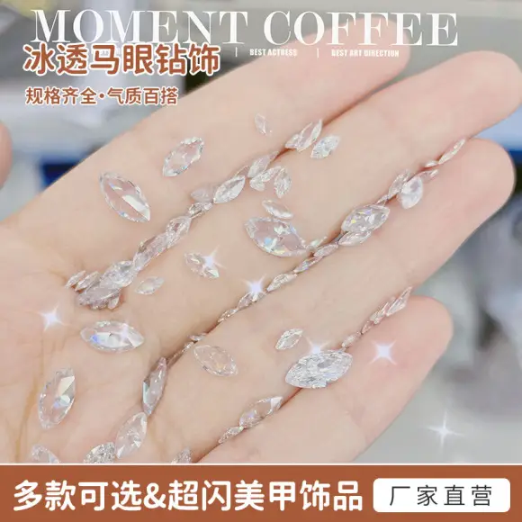 33 Cut Moonlight Silver Rhinestones Wholesale — feature 3