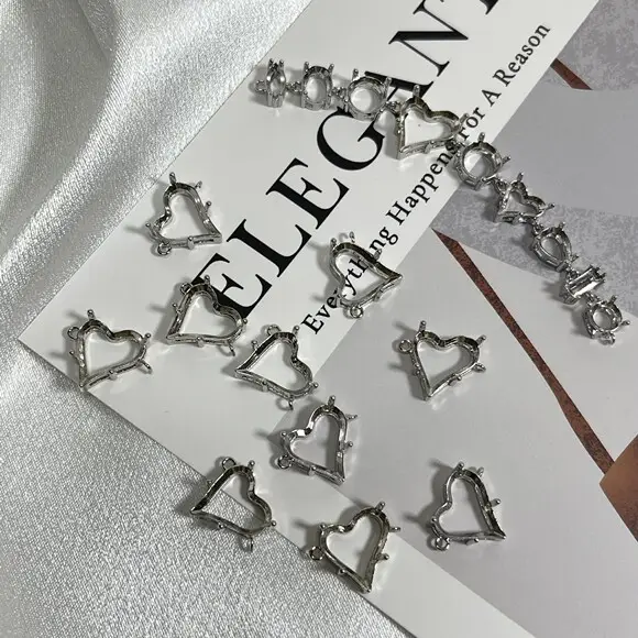 33 Cut Moonlight Silver Rhinestones Wholesale — feature 4