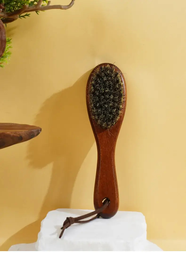 Men's Wooden Hair Brush with Broken Hair Cleaning — feature 10
