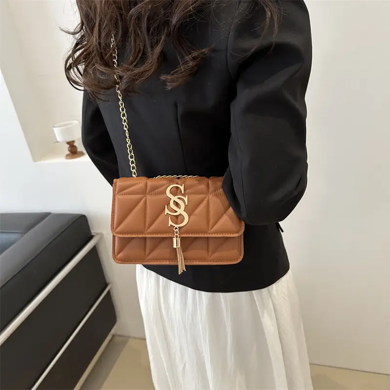 Pink Vintage Chain Crossbody Bag for Women - Image 9