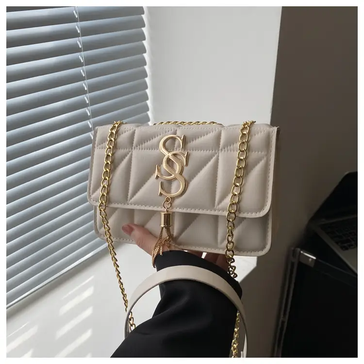 Pink Vintage Chain Crossbody Bag for Women — feature 17