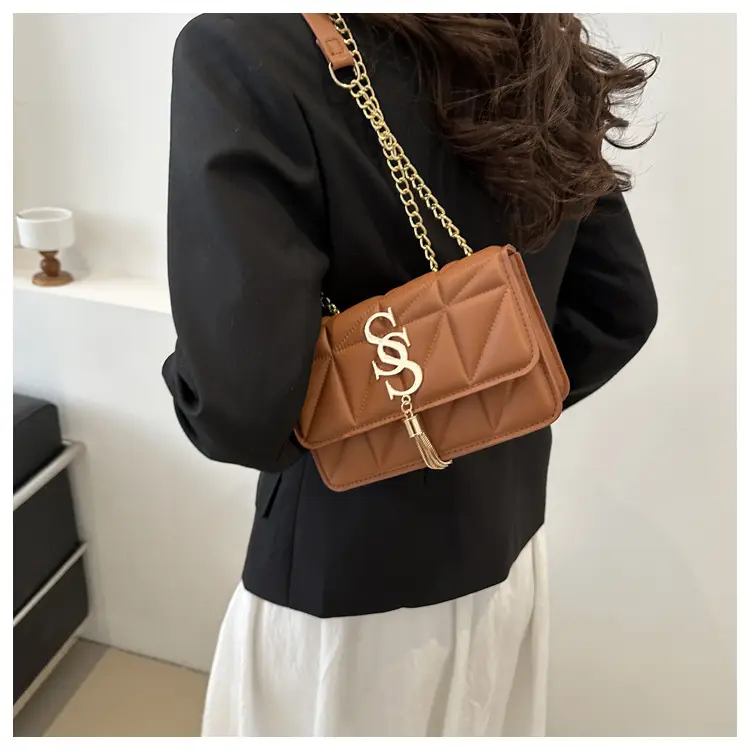 Pink Vintage Chain Crossbody Bag for Women — feature 26
