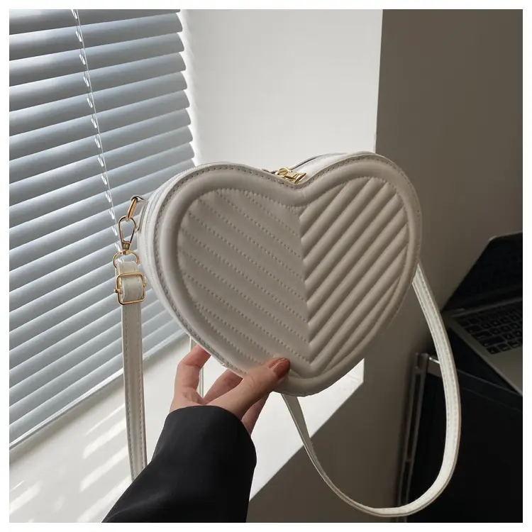 Red Heart-Shaped Shoulder Bag for Women — feature 12