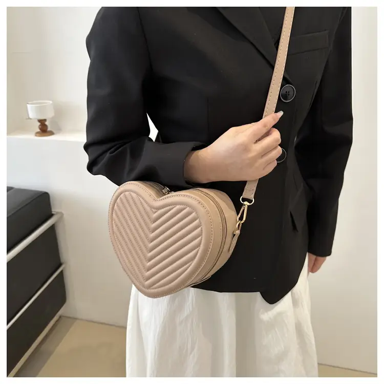 Red Heart-Shaped Shoulder Bag for Women — feature 23
