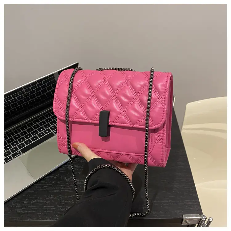 White Rhombic Chain Shoulder Bag for Women — feature 11