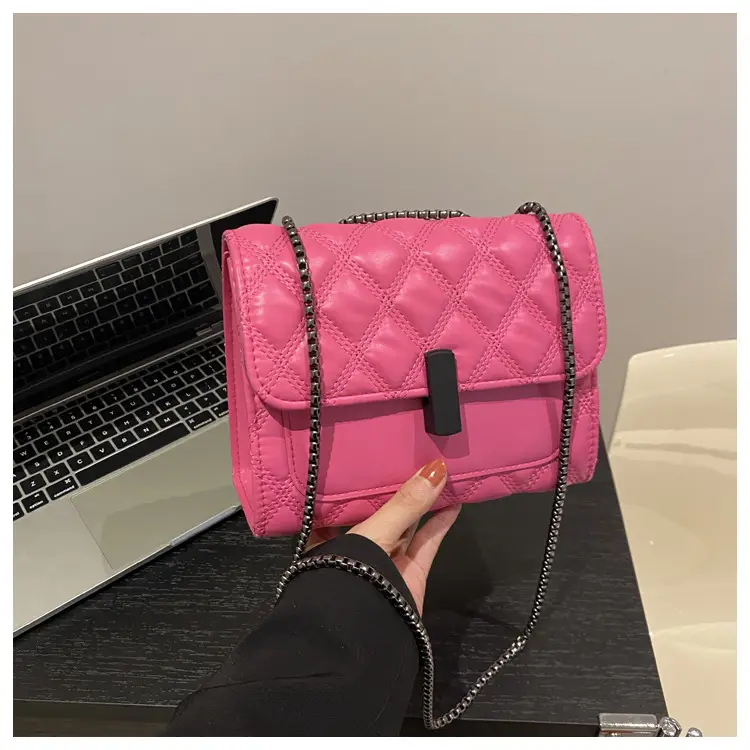 White Rhombic Chain Shoulder Bag for Women — feature 12
