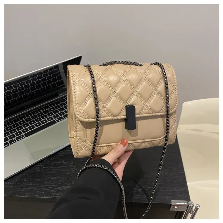 White Rhombic Chain Shoulder Bag for Women — feature 15