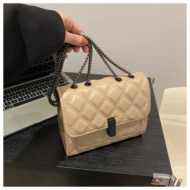 White Rhombic Chain Shoulder Bag for Women — feature 16