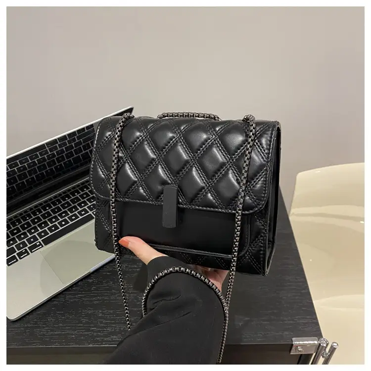 White Rhombic Chain Shoulder Bag for Women — feature 17