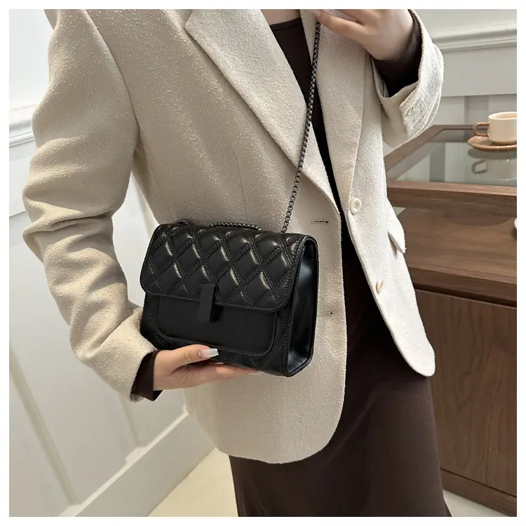White Rhombic Chain Shoulder Bag for Women — feature 23
