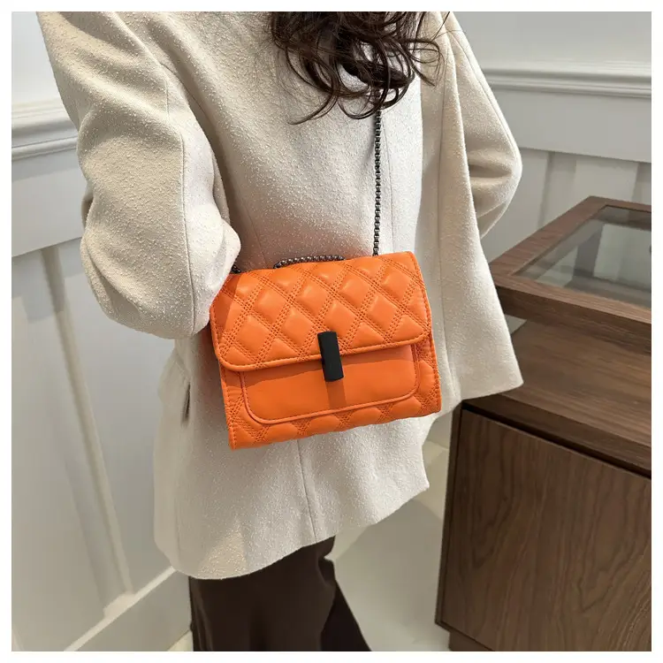White Rhombic Chain Shoulder Bag for Women — feature 26
