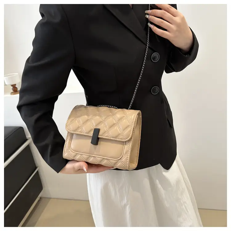 White Rhombic Chain Shoulder Bag for Women — feature 29