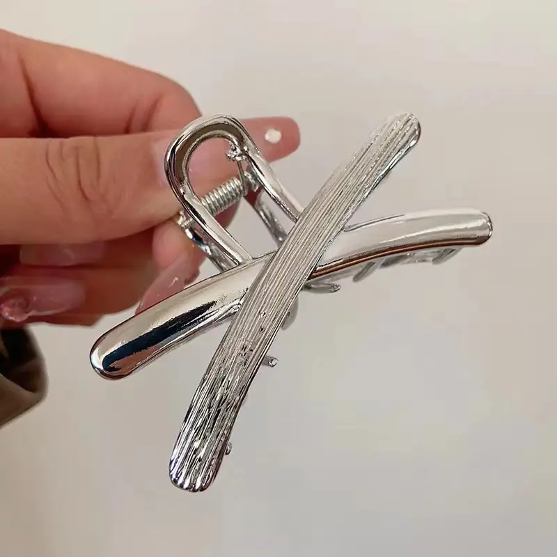New High-End Korean Metal Cross Hair Clip — feature 6