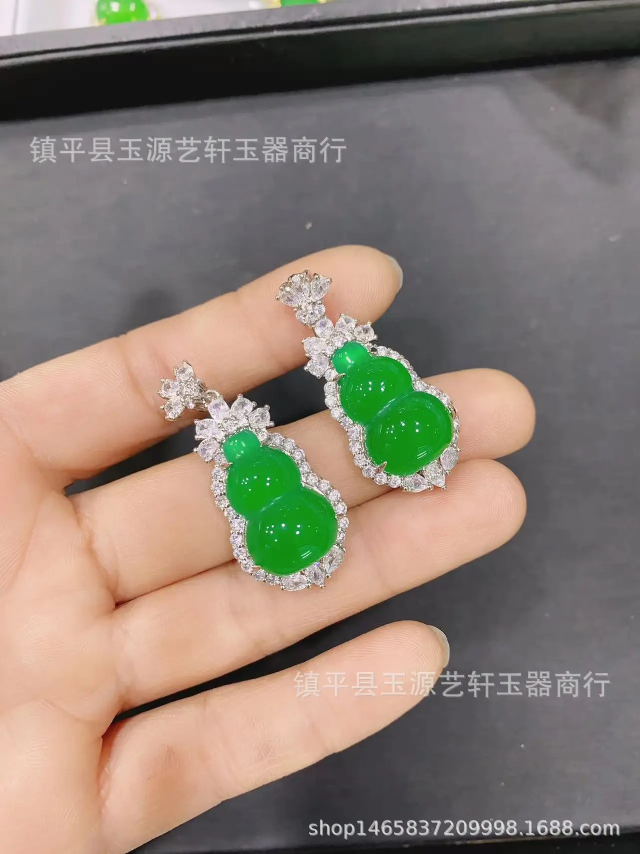 Wholesale Silver Plated Green Gourd Pendant Set — feature 4