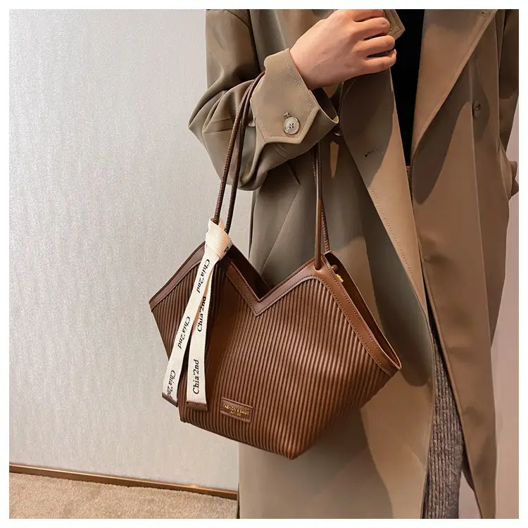 PU Pleated Shoulder Bag Brown Large Capacity — feature 19