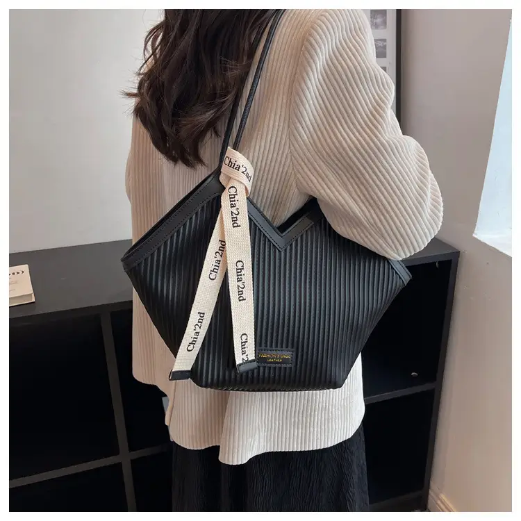 PU Pleated Shoulder Bag Brown Large Capacity — feature 22
