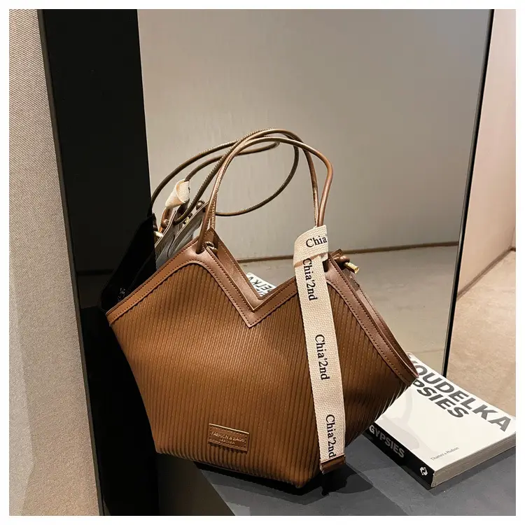 PU Pleated Shoulder Bag Brown Large Capacity — feature 29