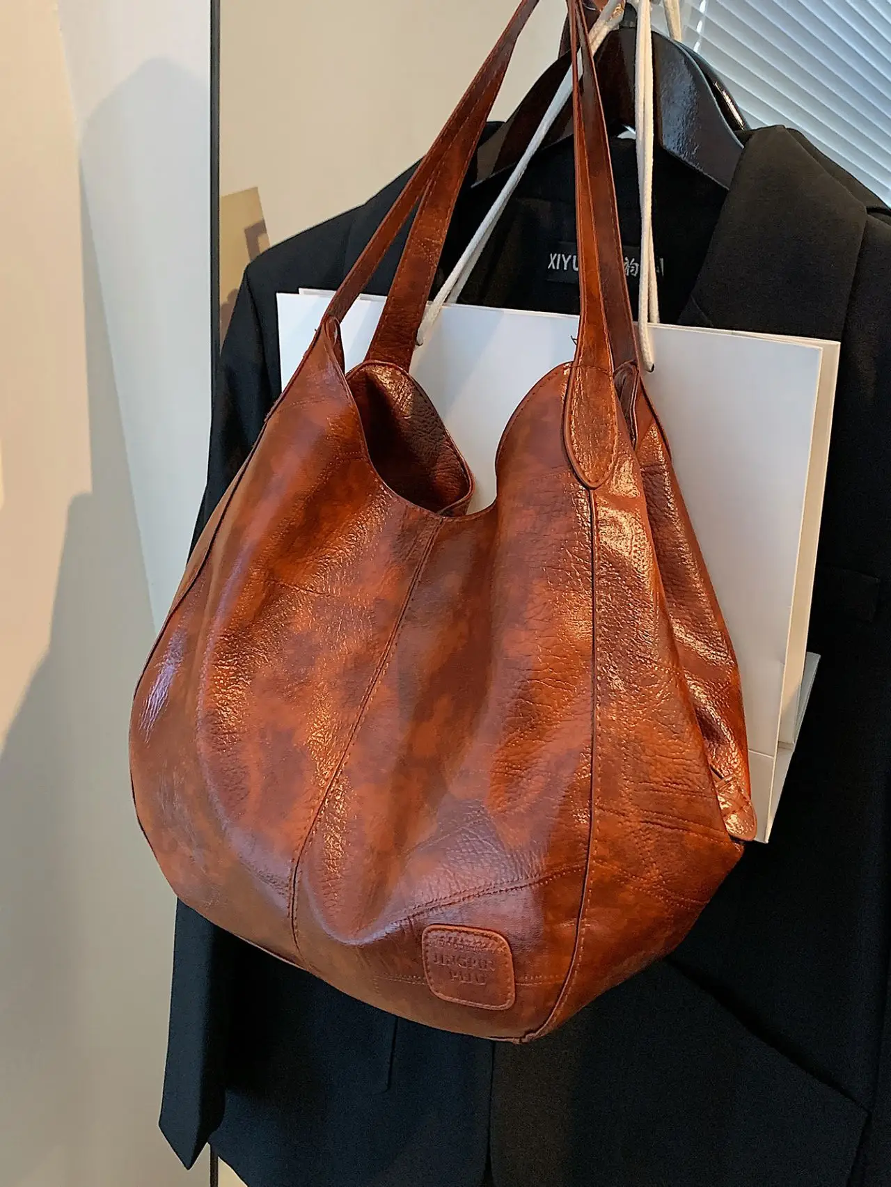 Women's 2024 Retro Leather Tote Bag Large Capacity - Image 8