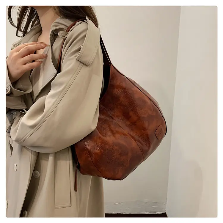 Women's 2024 Retro Leather Tote Bag Large Capacity — feature 19