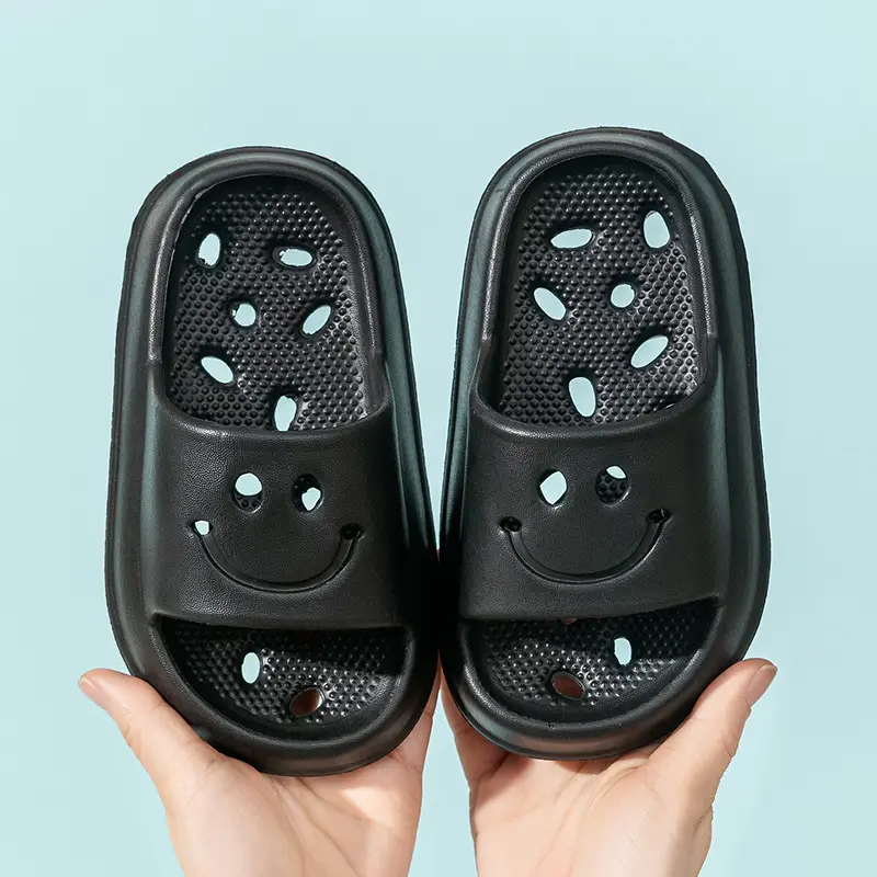 Children's Bath Bathroom Slippers Summer Non-slip Hollow Water Leakage Non-stinky Feet Indoor Household Soft Bottom Sandals for Boys and Girls - Image 2