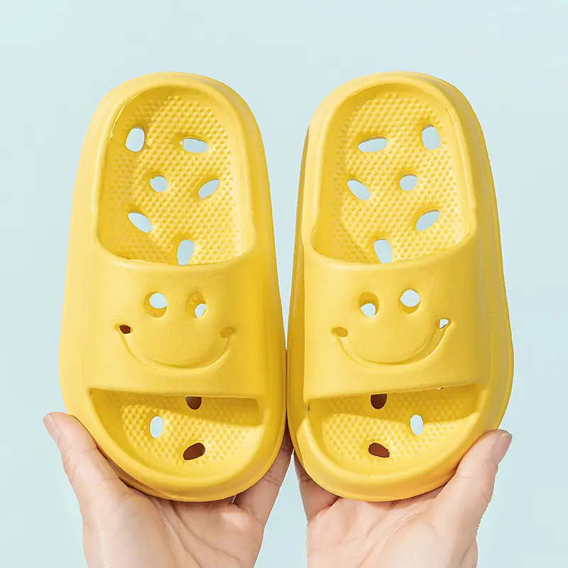 Children's Bath Bathroom Slippers Summer Non-slip Hollow Water Leakage Non-stinky Feet Indoor Household Soft Bottom Sandals for Boys and Girls - Image 3