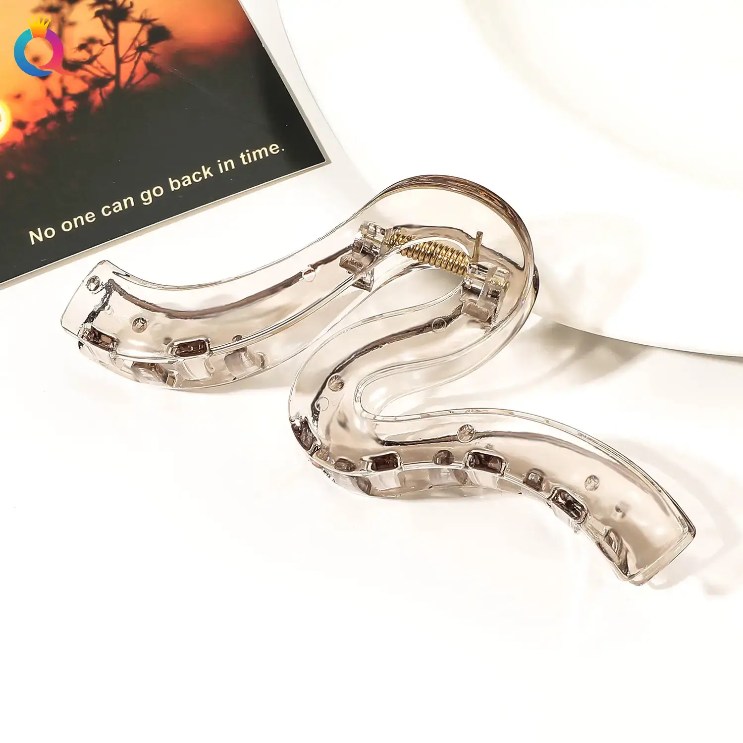 Qiyue Black Shark Hair Clip for Women Men - Image 2