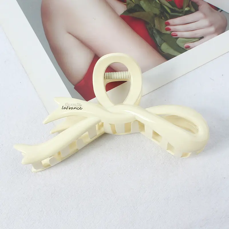 Asymmetrical Acrylic Hair Clip for Ponytail & Accessory Use - Image 12