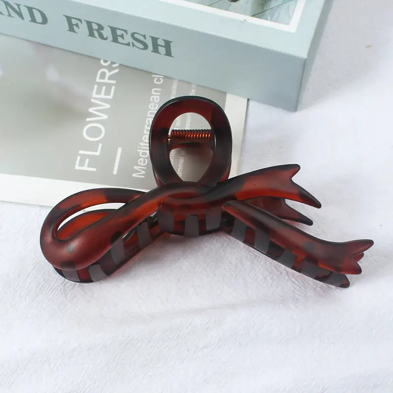 Asymmetrical Acrylic Hair Clip for Ponytail & Accessory Use - Image 5