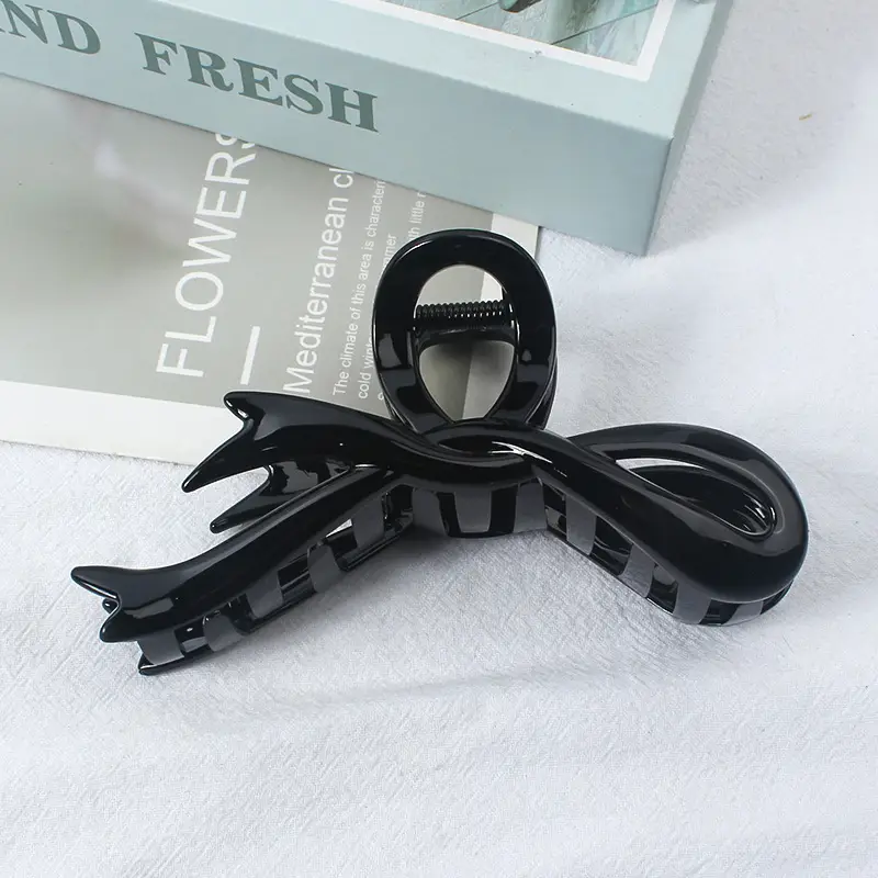 Asymmetrical Acrylic Hair Clip for Ponytail & Accessory Use - Image 7