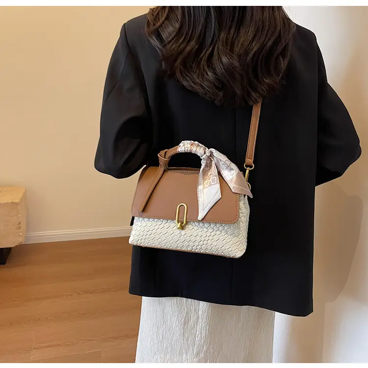 Women's Brown Braided Leather Shoulder Bag 2023 — feature 28