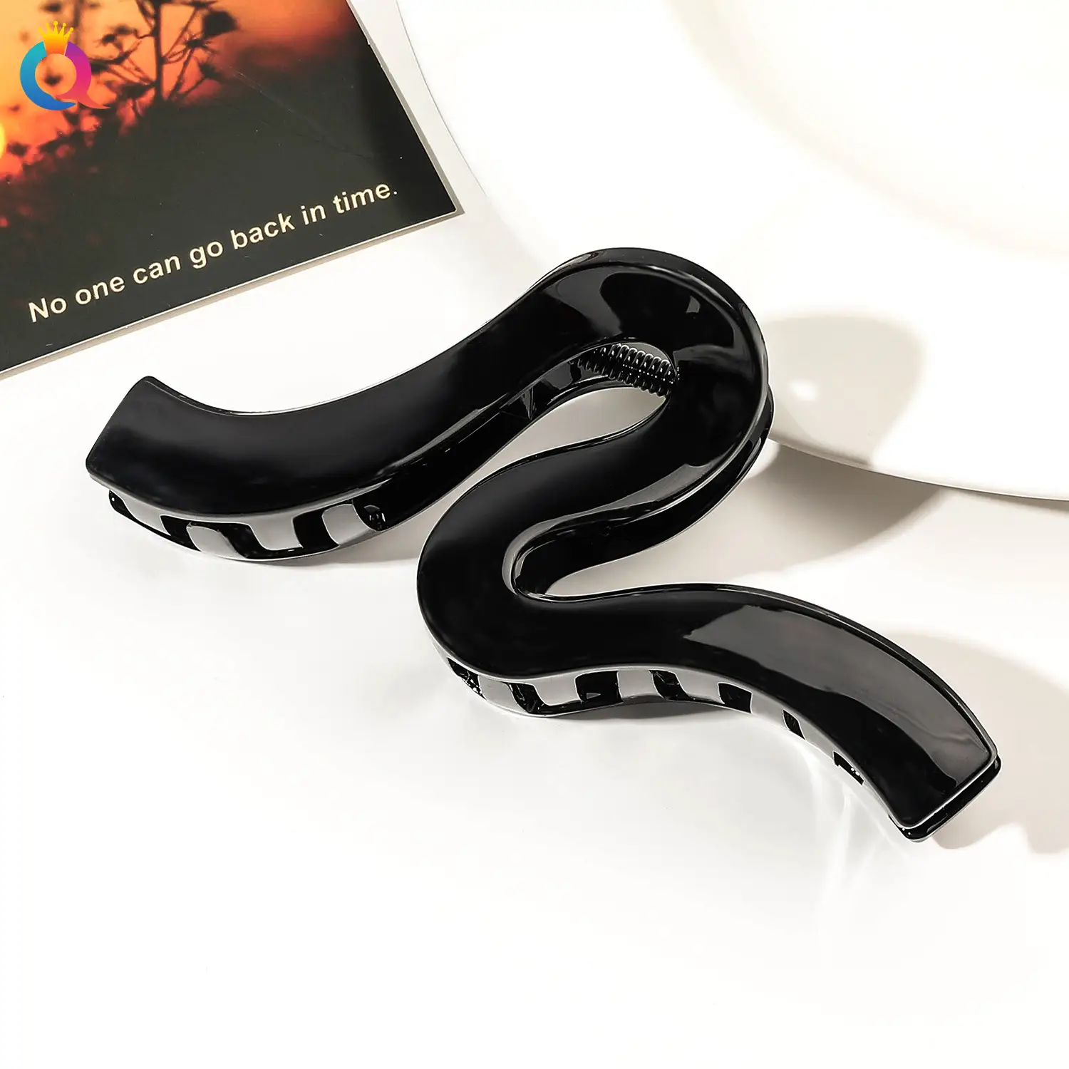 Qiyue Black Shark Hair Grab Clip Large - Image 9
