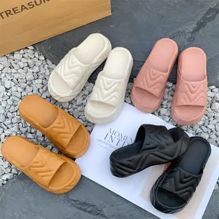 Trendy Furry Slippers for Women, New Autumn and Winter Fashion, Thick-Soled, Fleece-Lined Maternity Shoes, Height-Increasing Cotton Slippers — feature 4