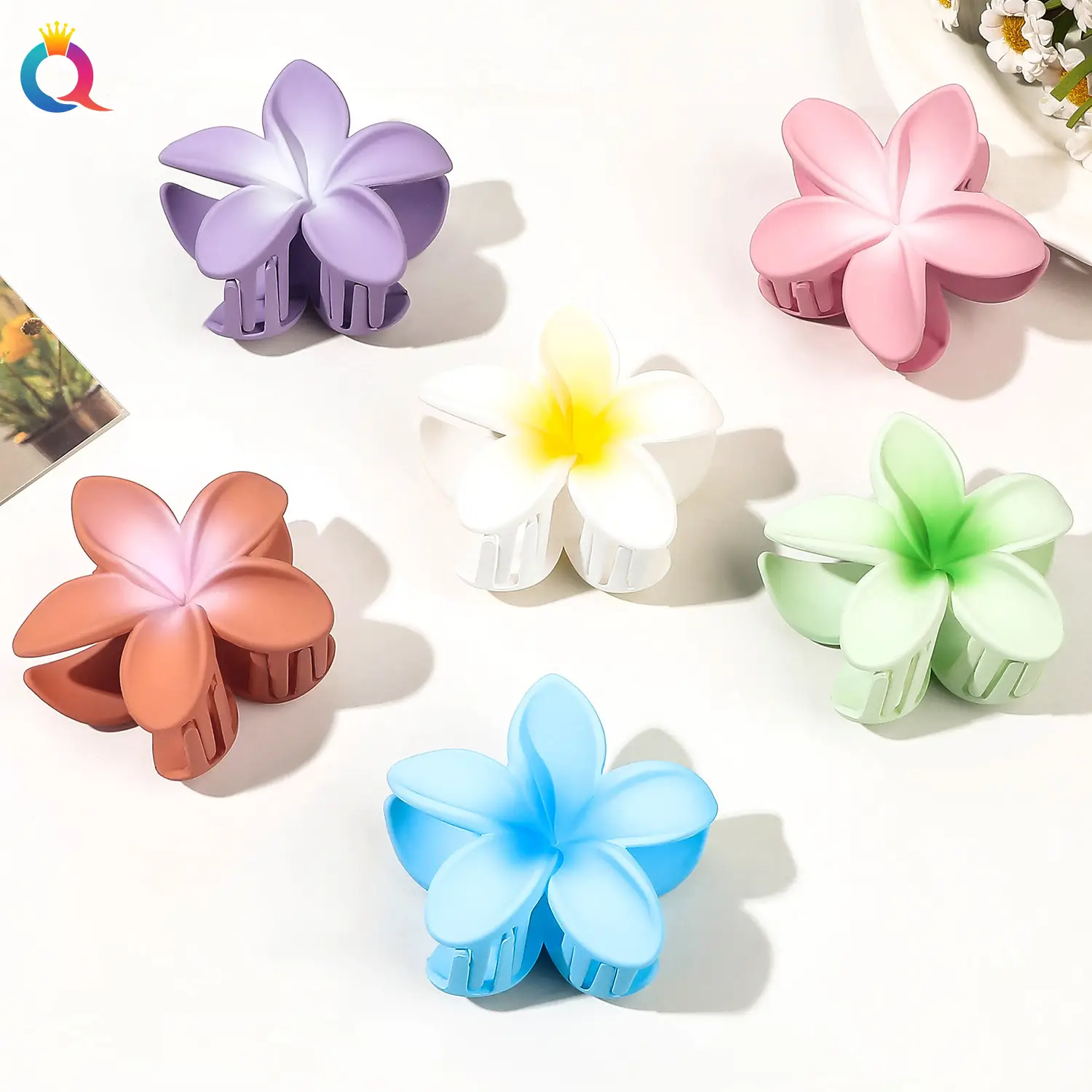 Transparent Flower Hairpin with Grip Clip — feature 20