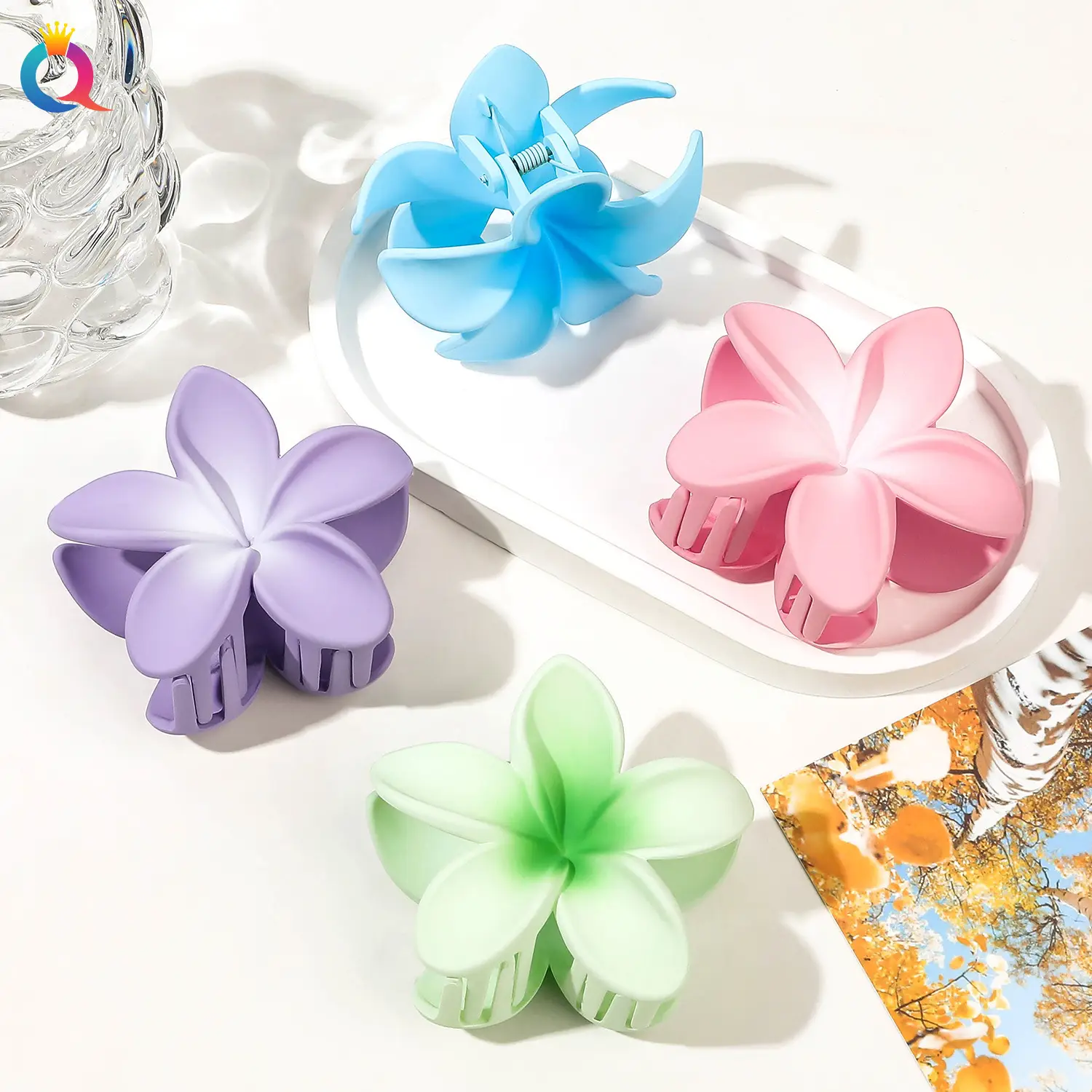 Transparent Flower Hairpin with Grip Clip — feature 25