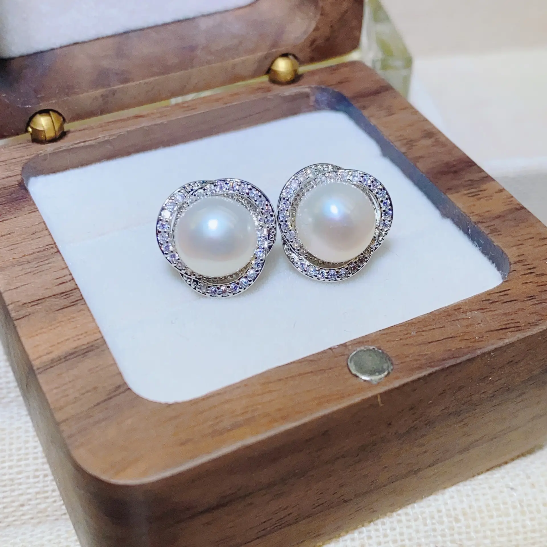 2024 Pearl Earrings Women S925 Silver Light - Image 4