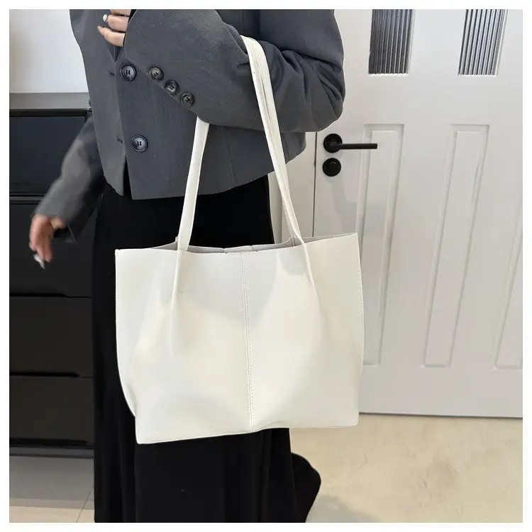 Black Women's Casual Commuter Tote Bag 2024 — feature 15