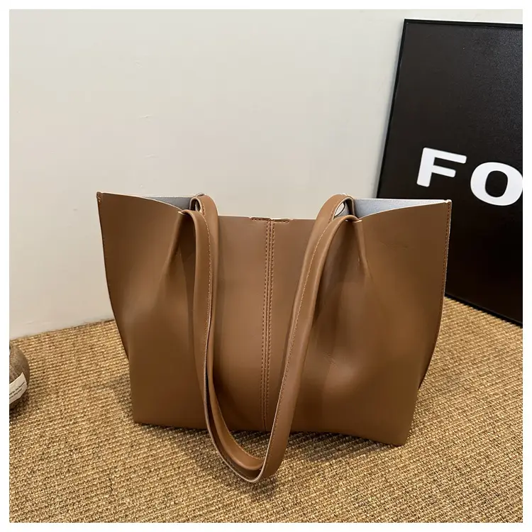 Black Women's Casual Commuter Tote Bag 2024 — feature 20