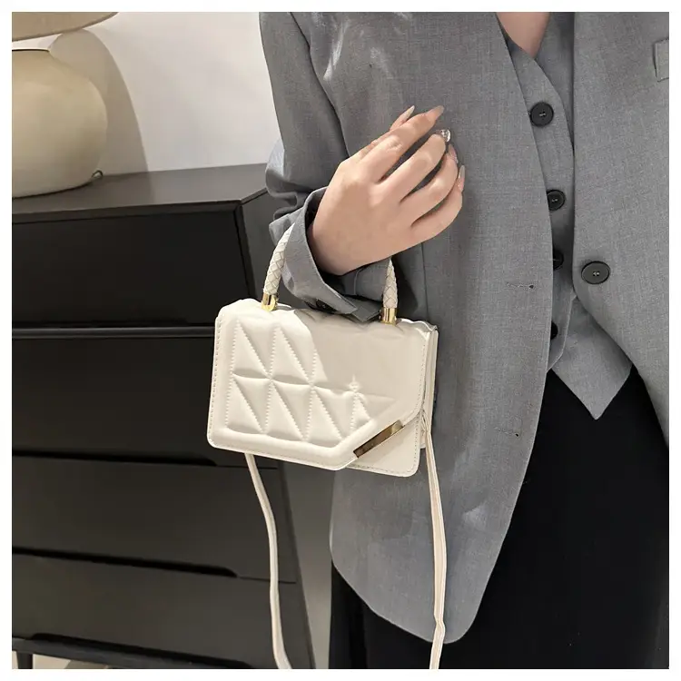 Black Rhombic Quilted Shoulder Bag for Women — feature 17