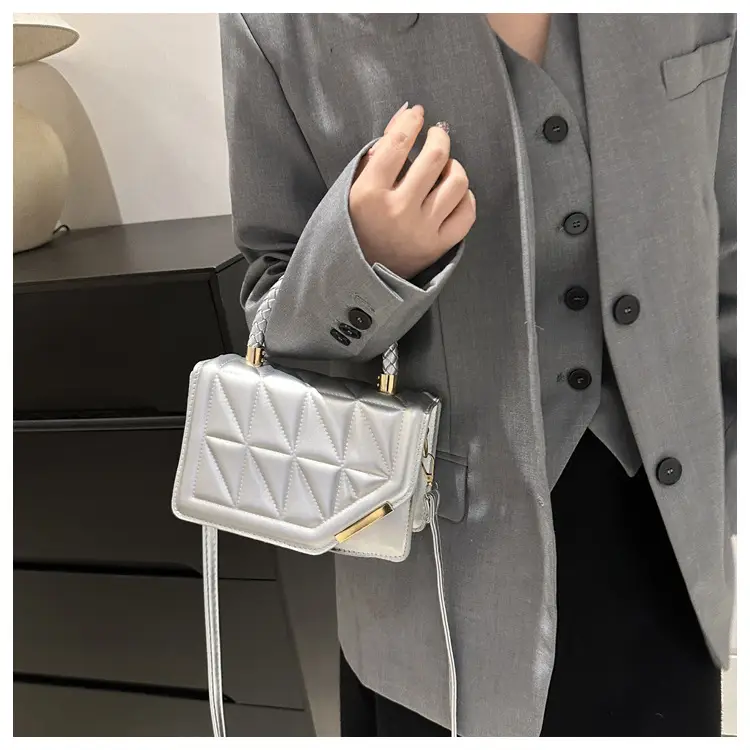 Black Rhombic Quilted Shoulder Bag for Women — feature 18