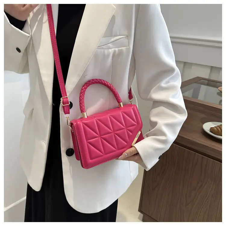 Black Rhombic Quilted Shoulder Bag for Women — feature 9