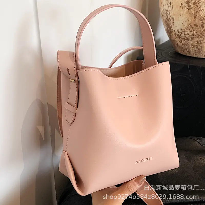 Black French Niche Shoulder Bag for Women 2026 - Image 7